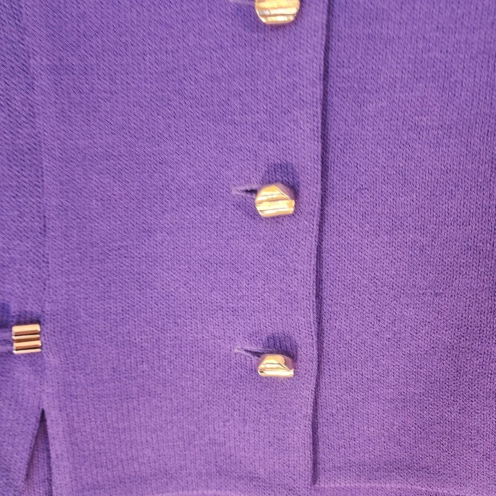 St. John 2 Piece Suit - Picture 8 of 8